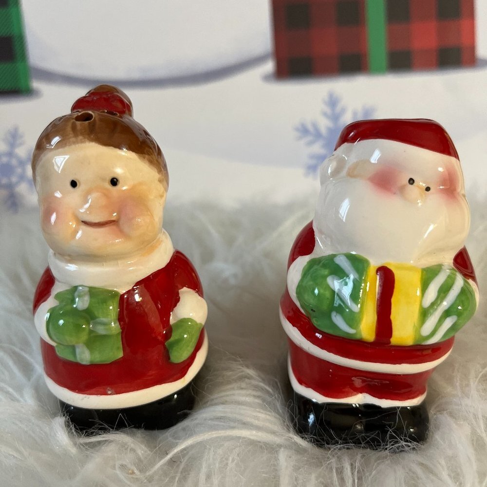 Mr and Mrs Clause Salt and Pepper Shakers, Christmas Decor